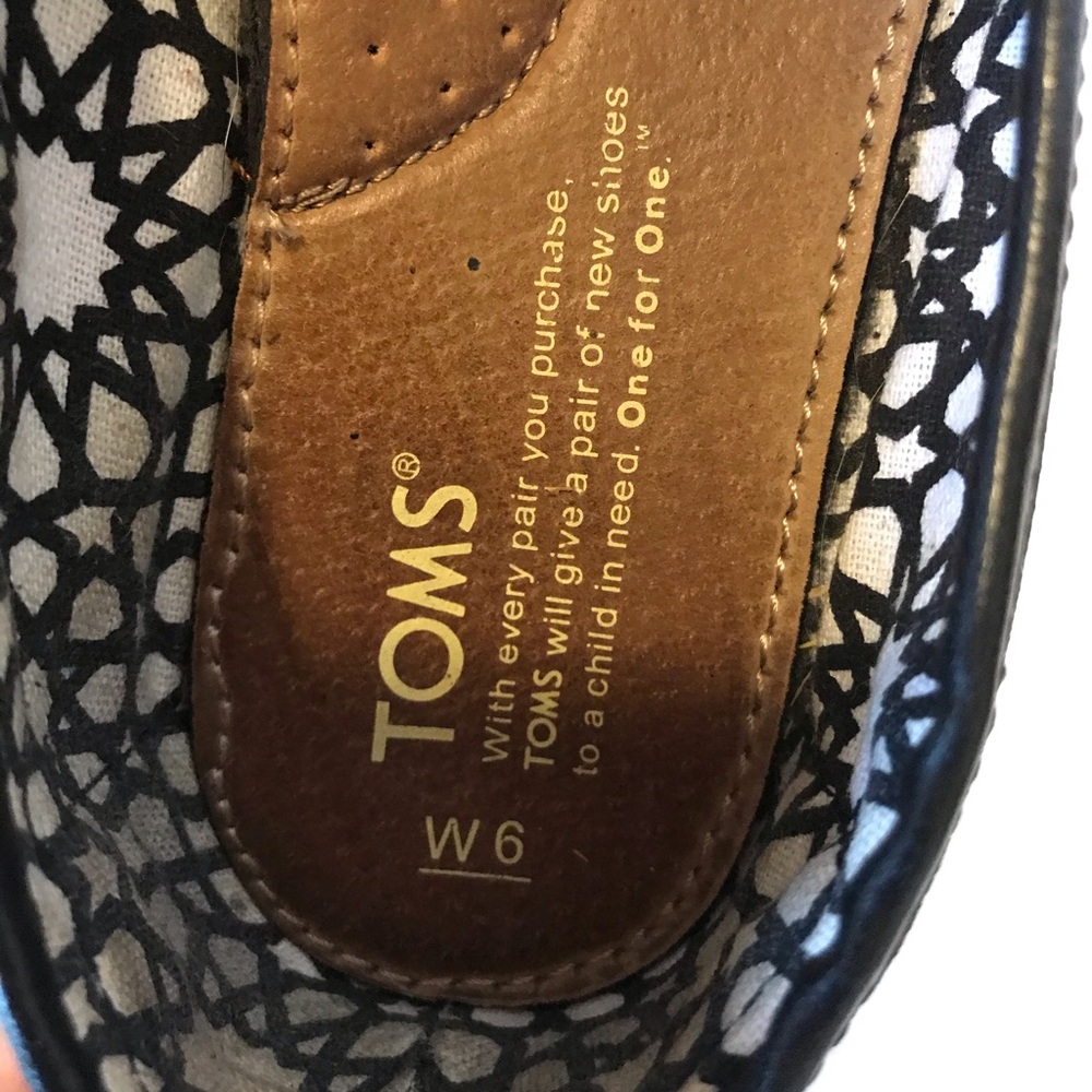 Toms - Picture 6 of 6